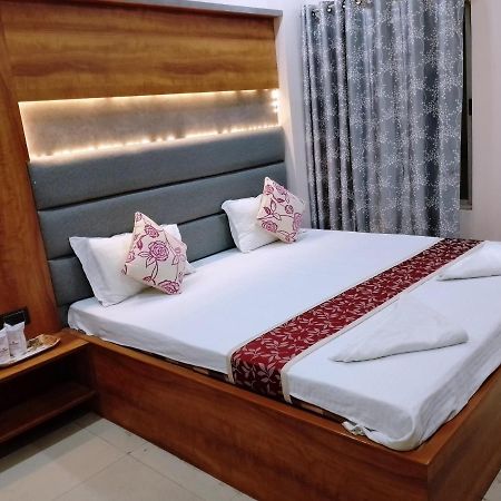 Hotel City Park Гувахати Экстерьер фото